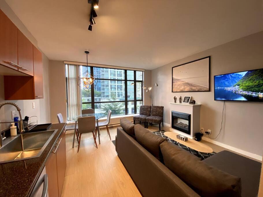 Entire Condo In Heart Of Downtown Vancouver Dış mekan fotoğraf